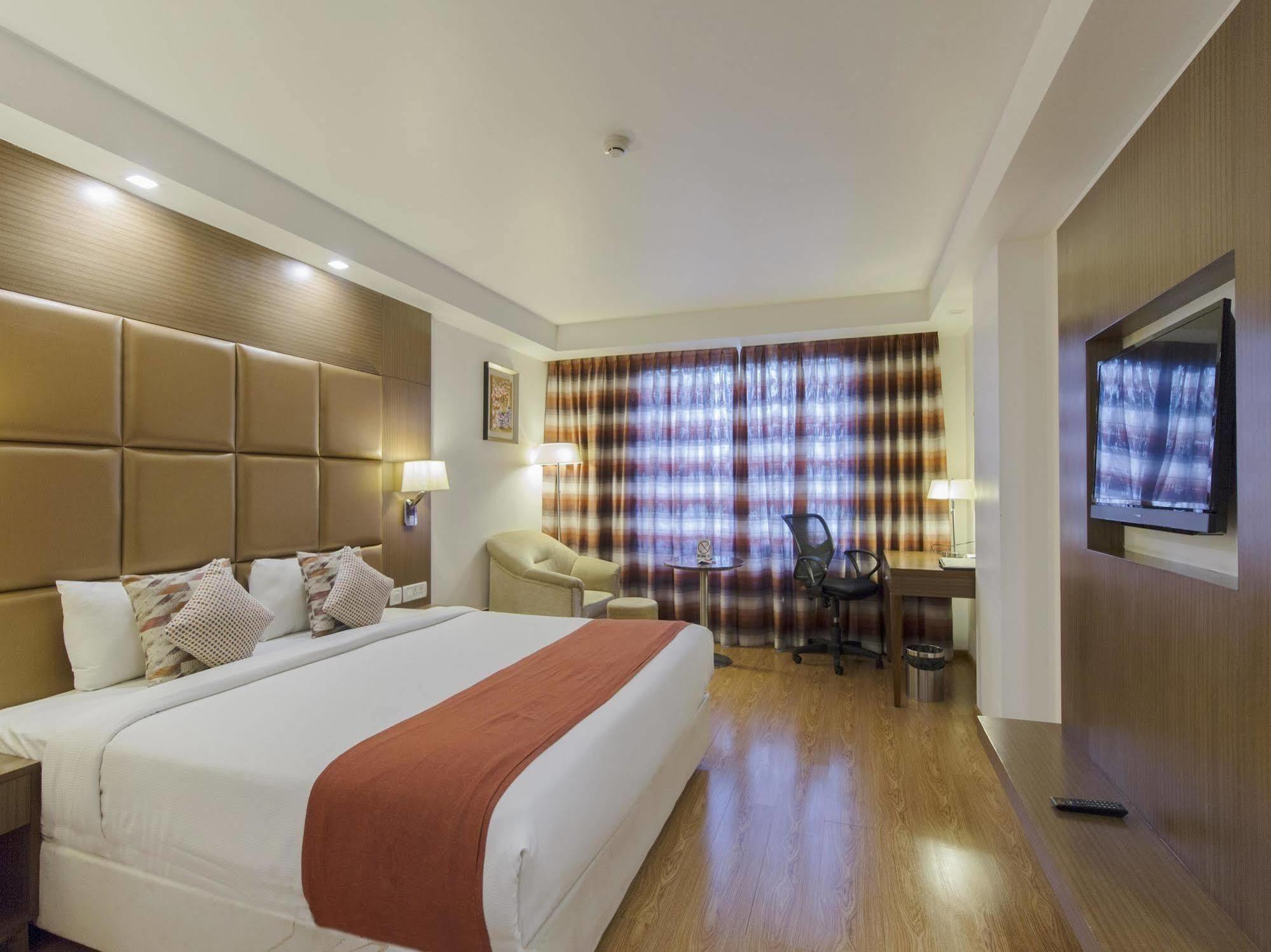 מייזור The Atrium Boutique Hotel מראה חיצוני תמונה