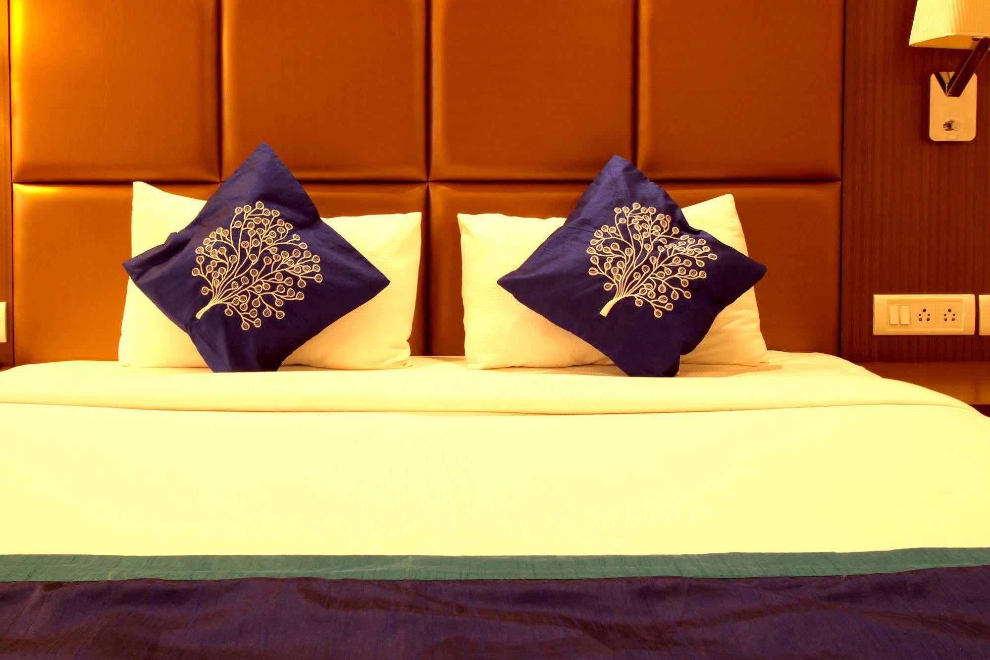 מייזור The Atrium Boutique Hotel מראה חיצוני תמונה